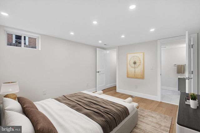 8214 LAUREL DR, Parkville, MD 21234