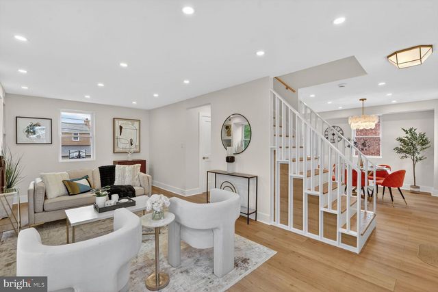 8214 LAUREL DR, Parkville, MD 21234