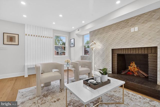 8214 LAUREL DR, Parkville, MD 21234