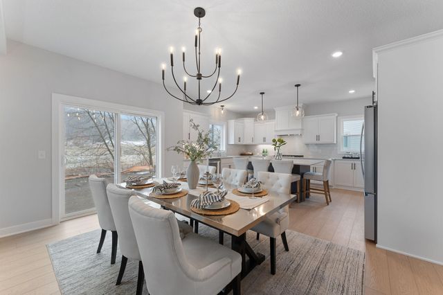 7682 22nd Avenue E, Shakopee, MN 55379