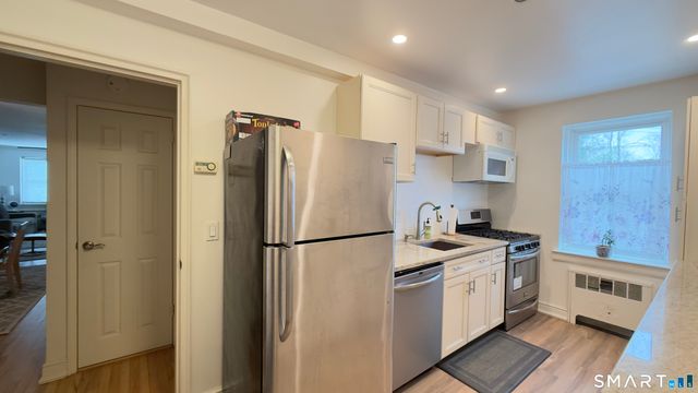 50 Lafayette Place 2H, Greenwich, CT 06830