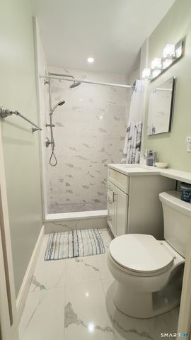 50 Lafayette Place 2H, Greenwich, CT 06830