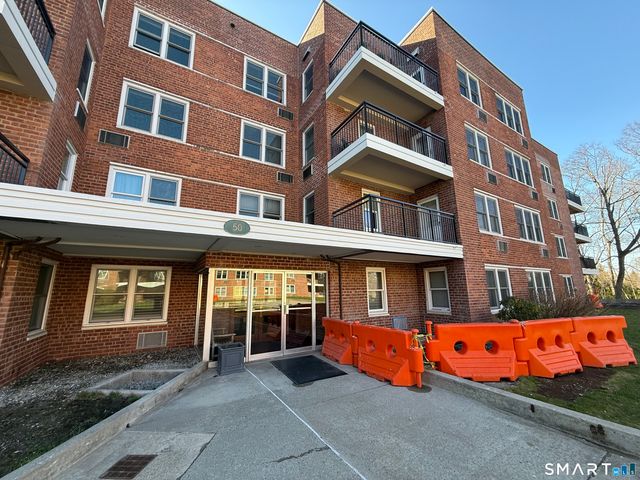 50 Lafayette Place 2H, Greenwich, CT 06830