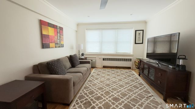 50 Lafayette Place 2H, Greenwich, CT 06830