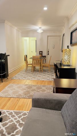 50 Lafayette Place 2H, Greenwich, CT 06830