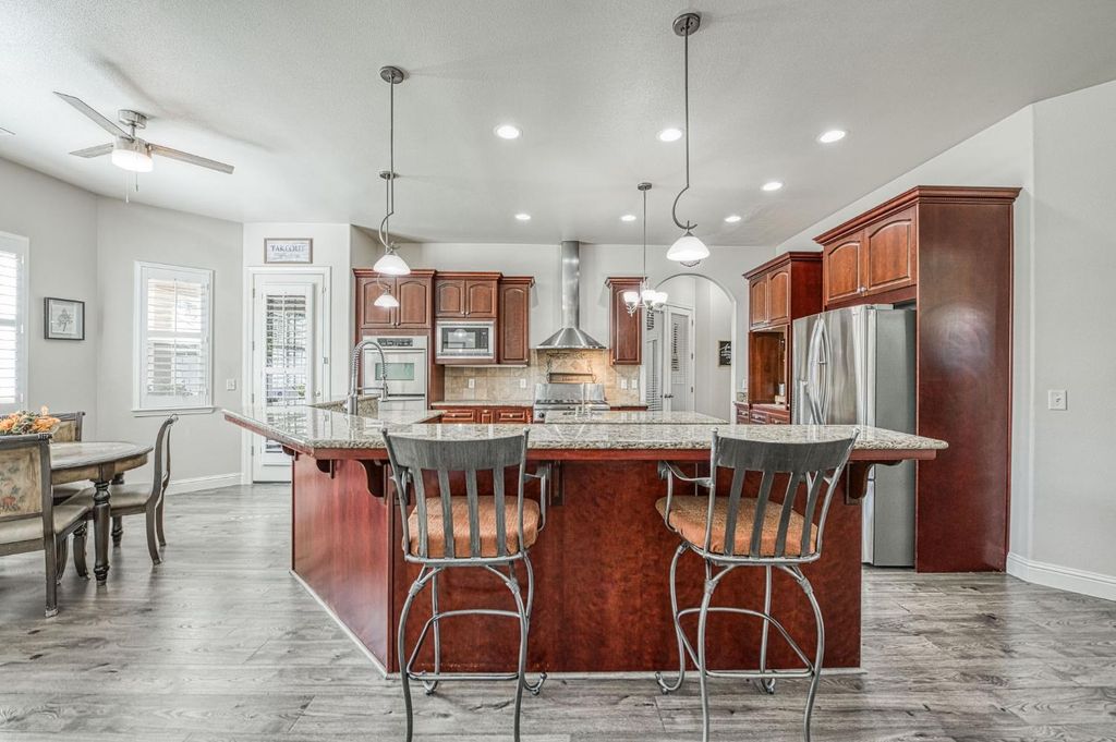 Image 13 of property listing at 1089 Evergreen Street, Selma, CA 93662