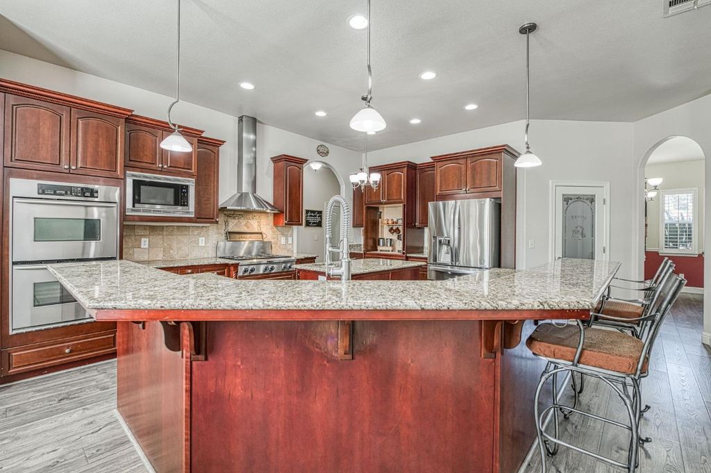 Image 14 of property listing at 1089 Evergreen Street, Selma, CA 93662
