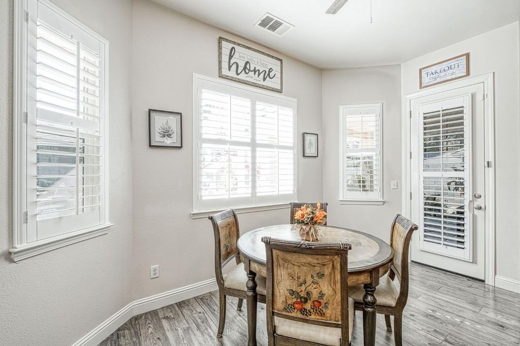 Image 16 of property listing at 1089 Evergreen Street, Selma, CA 93662