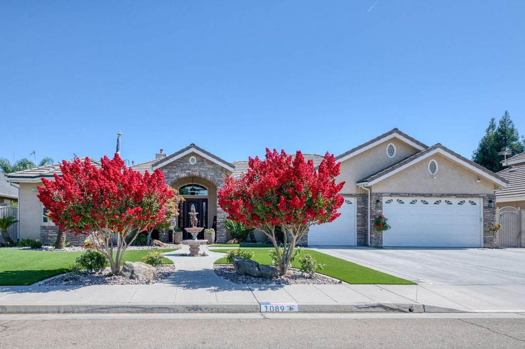 Image 2 of property listing at 1089 Evergreen Street, Selma, CA 93662