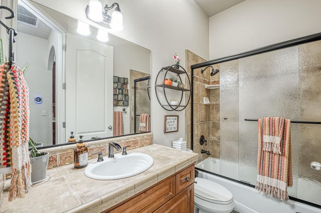 Image 26 of property listing at 1089 Evergreen Street, Selma, CA 93662