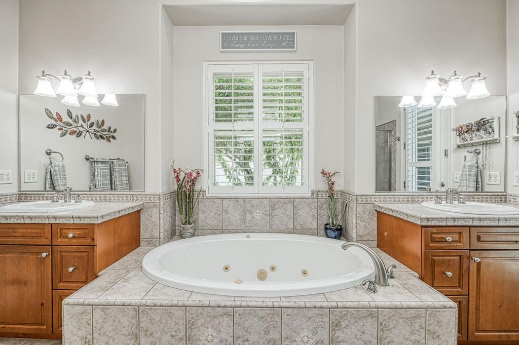 Image 43 of property listing at 1089 Evergreen Street, Selma, CA 93662