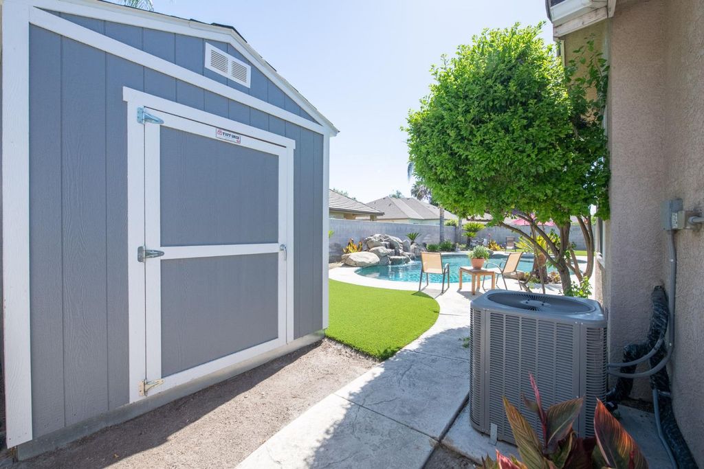 Image 56 of property listing at 1089 Evergreen Street, Selma, CA 93662