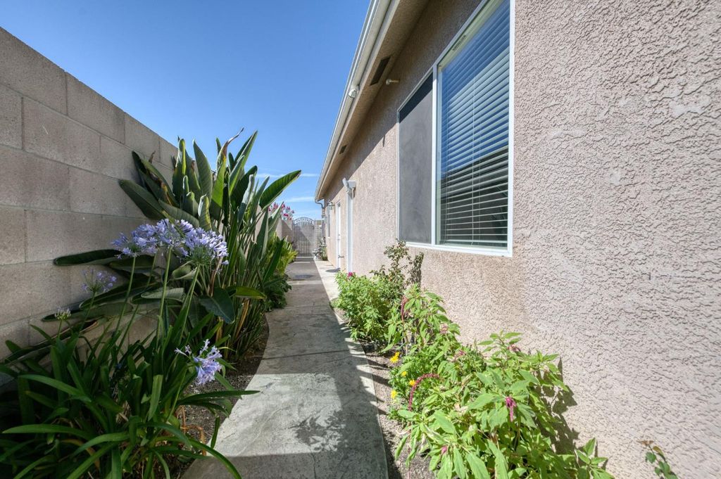 Image 60 of property listing at 1089 Evergreen Street, Selma, CA 93662