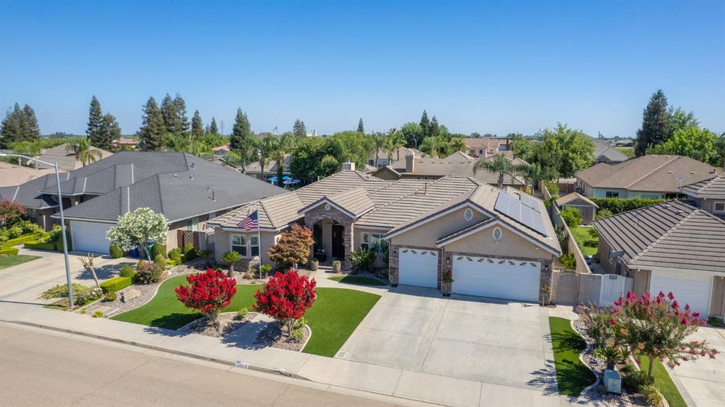 Image 64 of property listing at 1089 Evergreen Street, Selma, CA 93662