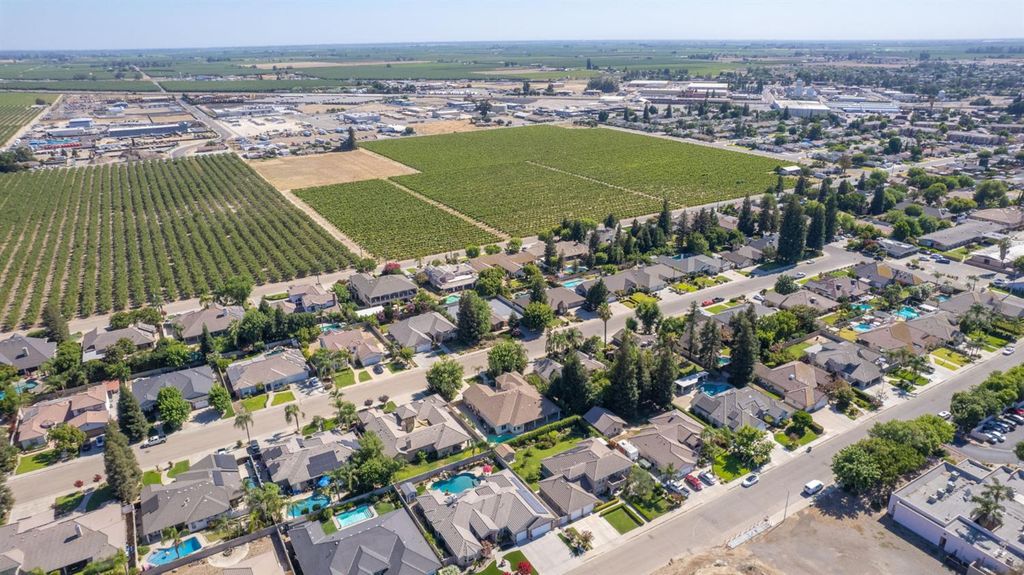 Image 66 of property listing at 1089 Evergreen Street, Selma, CA 93662