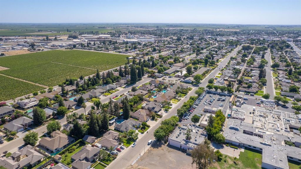 Image 67 of property listing at 1089 Evergreen Street, Selma, CA 93662
