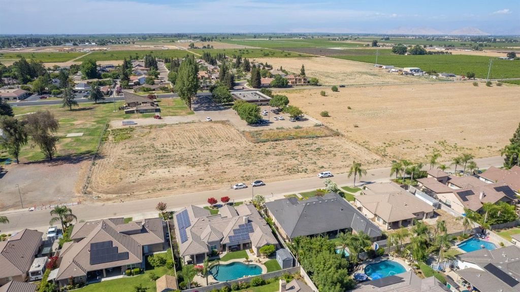 Image 69 of property listing at 1089 Evergreen Street, Selma, CA 93662