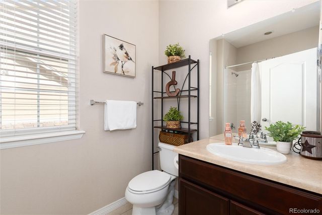 42 N Newcastle Court, Aurora, CO 80018