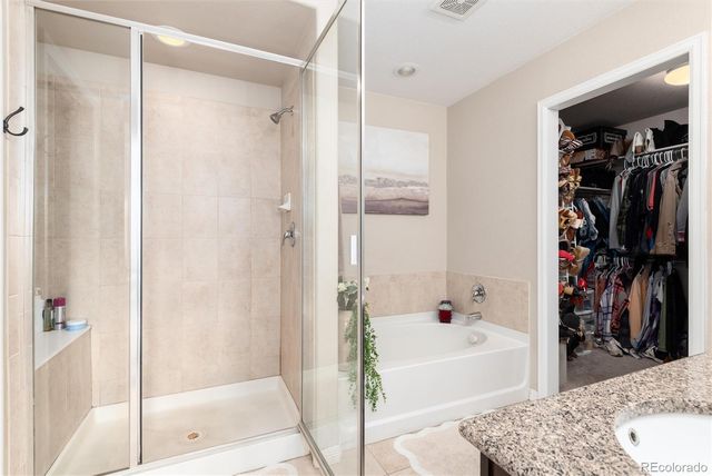 42 N Newcastle Court, Aurora, CO 80018