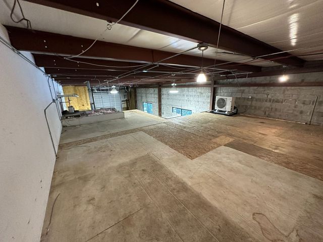 2309 N Ringwood Road A, Mchenry, IL 60050