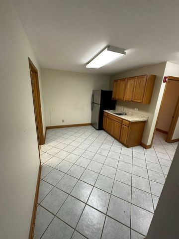 2309 N Ringwood Road A, Mchenry, IL 60050