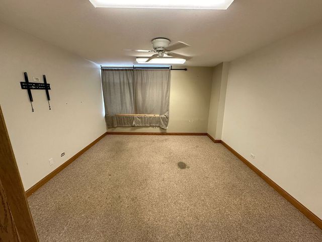 2309 N Ringwood Road A, Mchenry, IL 60050