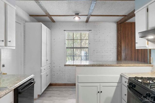 5508 Glass Dr, Pensacola, FL 32505