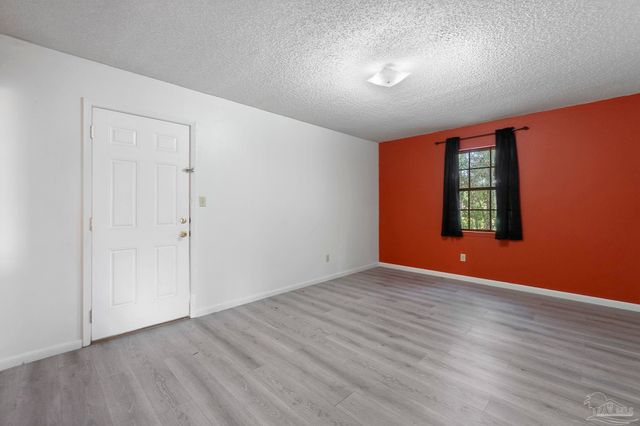 5508 Glass Dr, Pensacola, FL 32505