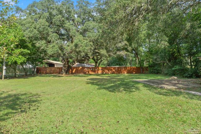 5508 Glass Dr, Pensacola, FL 32505