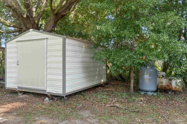 5508 Glass Dr, Pensacola, FL 32505