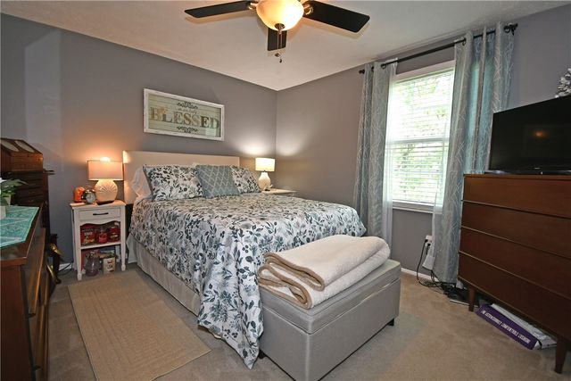 402 Hickory Cir, Canonsburg, PA 15317