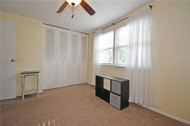 402 Hickory Cir, Canonsburg, PA 15317