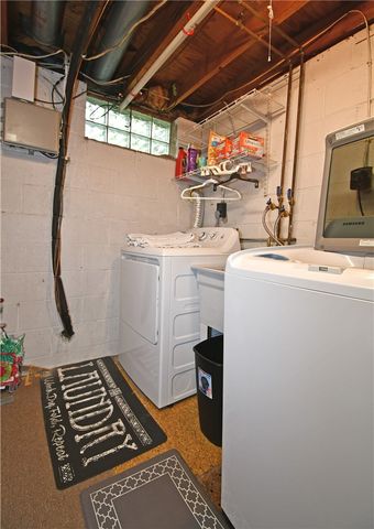 402 Hickory Cir, Canonsburg, PA 15317