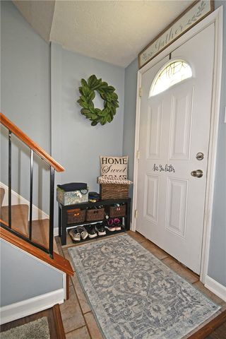 402 Hickory Cir, Canonsburg, PA 15317