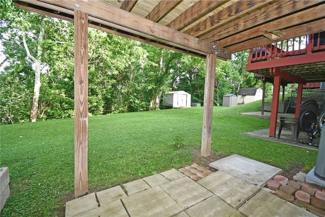 402 Hickory Cir, Canonsburg, PA 15317