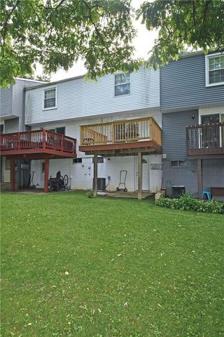 402 Hickory Cir, Canonsburg, PA 15317