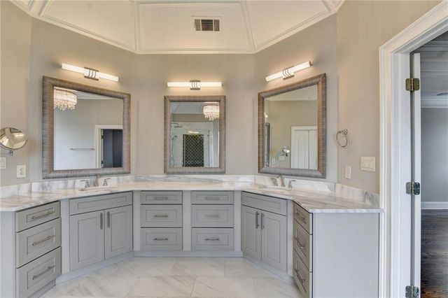 2241 Hunters Green Drive, Lawrenceville, GA 30043