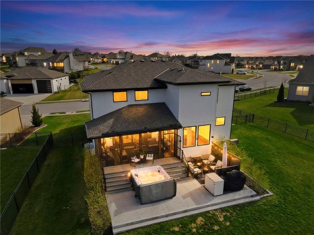 4808 Jamestown Drive, Lee's Summit, MO 64064