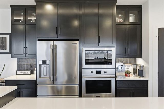 4808 Jamestown Drive, Lee's Summit, MO 64064