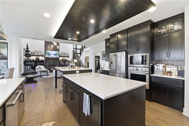 4808 Jamestown Drive, Lee's Summit, MO 64064