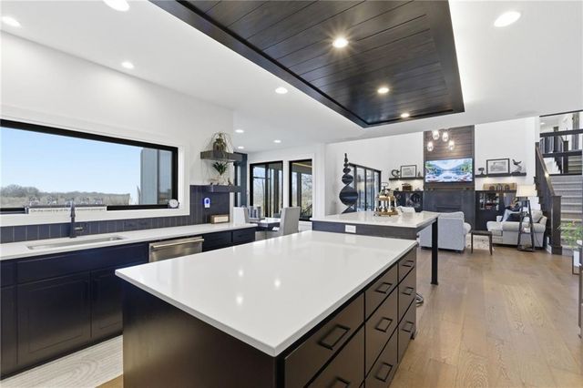 4808 Jamestown Drive, Lee's Summit, MO 64064