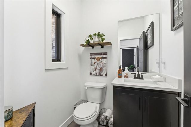 4808 Jamestown Drive, Lee's Summit, MO 64064