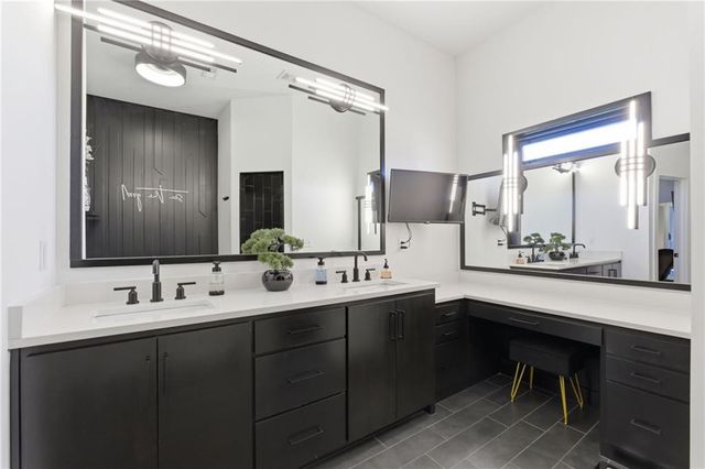 4808 Jamestown Drive, Lee's Summit, MO 64064