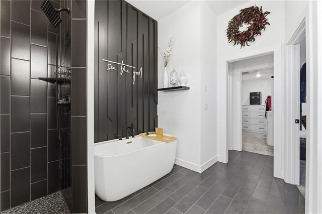 4808 Jamestown Drive, Lee's Summit, MO 64064