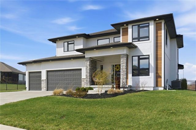 4808 Jamestown Drive, Lee's Summit, MO 64064