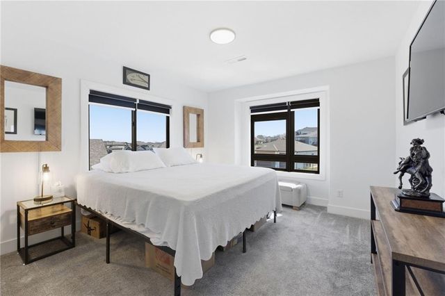 4808 Jamestown Drive, Lee's Summit, MO 64064