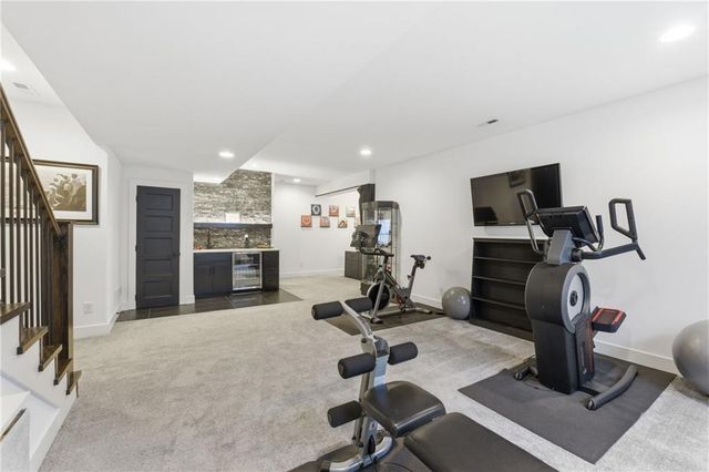 4808 Jamestown Drive, Lee's Summit, MO 64064