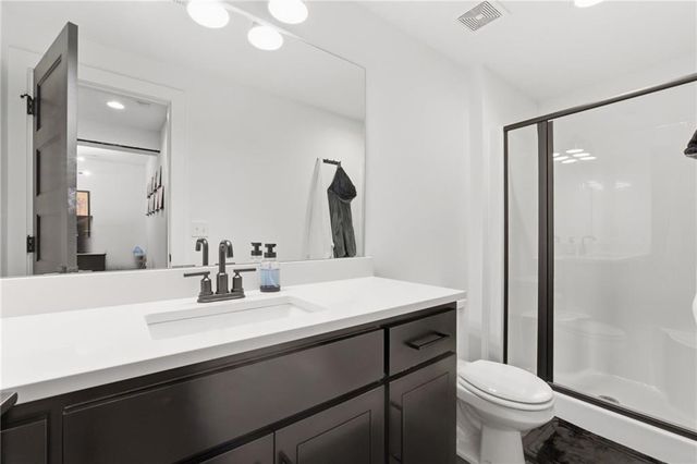 4808 Jamestown Drive, Lee's Summit, MO 64064