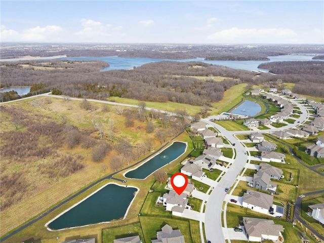 4808 Jamestown Drive, Lee's Summit, MO 64064