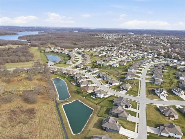 4808 Jamestown Drive, Lee's Summit, MO 64064